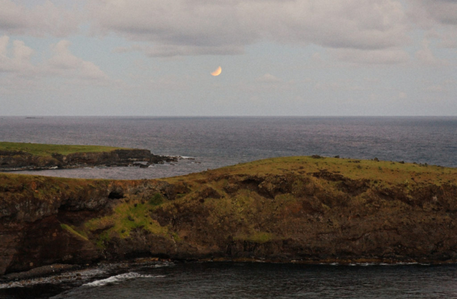 Lunar eclipse, Kamanawa Point and Makaakini Point