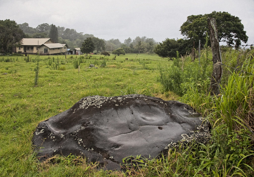 Pohaku Helani (adze-grinding stone), Keaku Valley